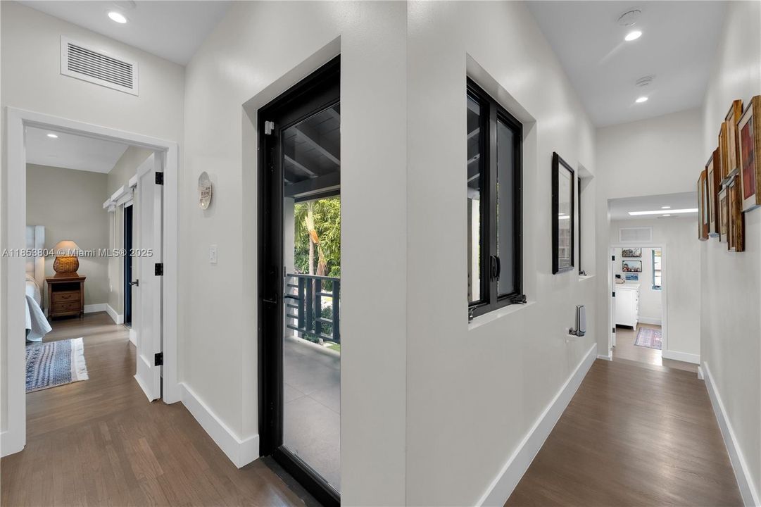 На продажу: $8,999,000 (4 спален, 4 ванн, 3451 Квадратных фут)