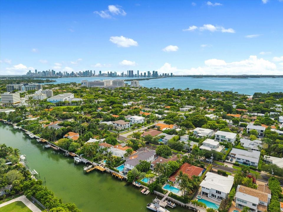 На продажу: $8,999,000 (4 спален, 4 ванн, 3451 Квадратных фут)