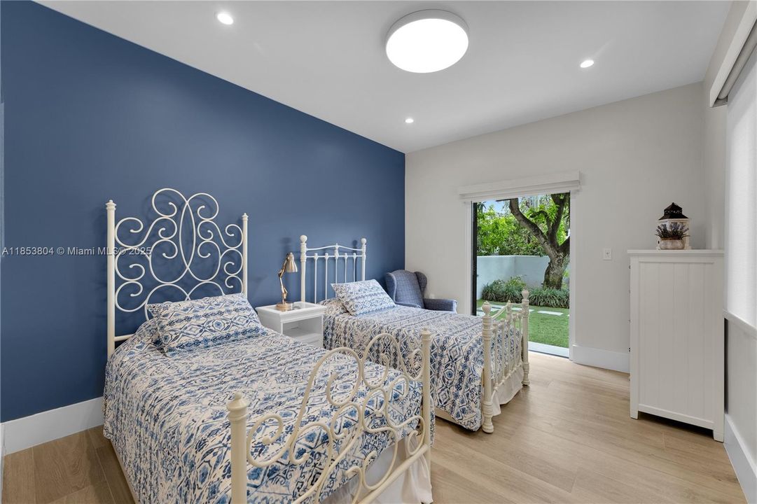 На продажу: $8,999,000 (4 спален, 4 ванн, 3451 Квадратных фут)