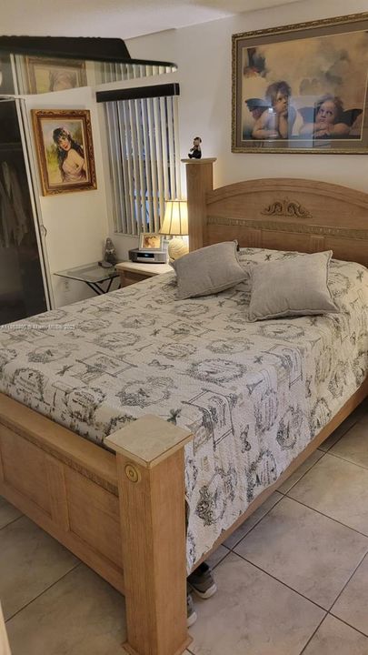 待售: $610,000 (4 贝兹, 2 浴室, 1209 平方英尺)