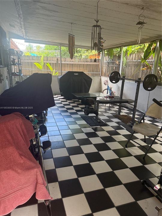 待售: $610,000 (4 贝兹, 2 浴室, 1209 平方英尺)