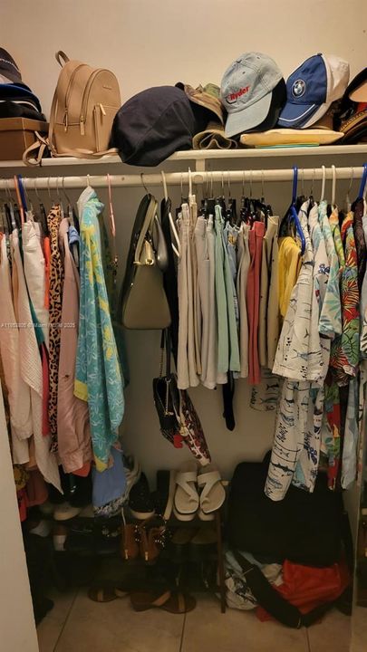 待售: $610,000 (4 贝兹, 2 浴室, 1209 平方英尺)