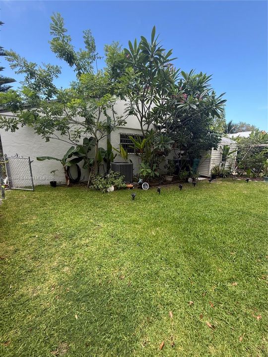 待售: $610,000 (4 贝兹, 2 浴室, 1209 平方英尺)