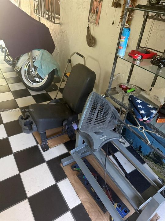 待售: $610,000 (4 贝兹, 2 浴室, 1209 平方英尺)