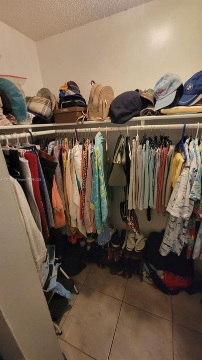 待售: $610,000 (4 贝兹, 2 浴室, 1209 平方英尺)