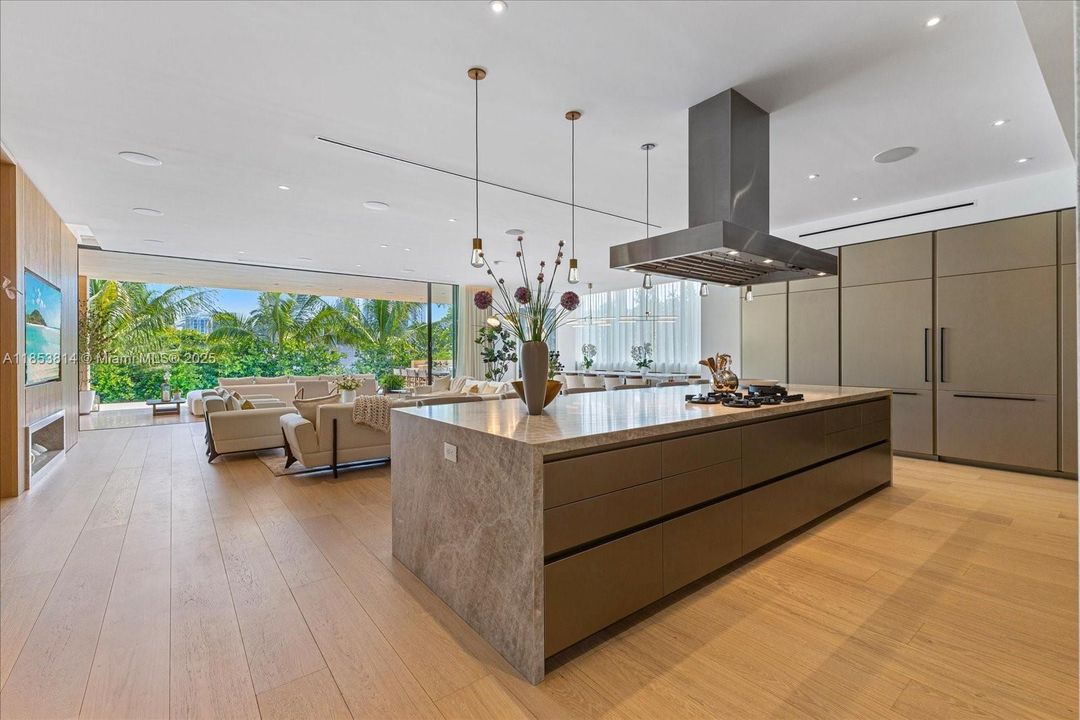 待售: $38,995,000 (5 贝兹, 4 浴室, 9237 平方英尺)