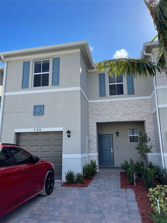 Недавно арендовано: $2,850 (3 спален, 2 ванн, 1712 Квадратных фут)