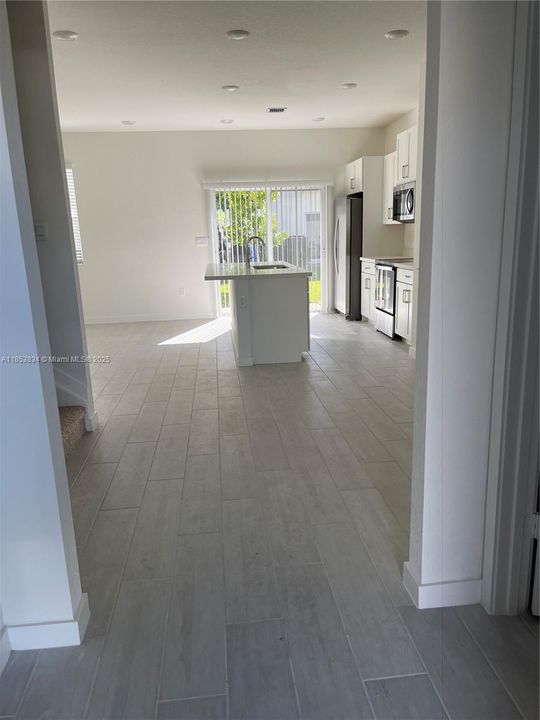 Недавно арендовано: $2,850 (3 спален, 2 ванн, 1712 Квадратных фут)