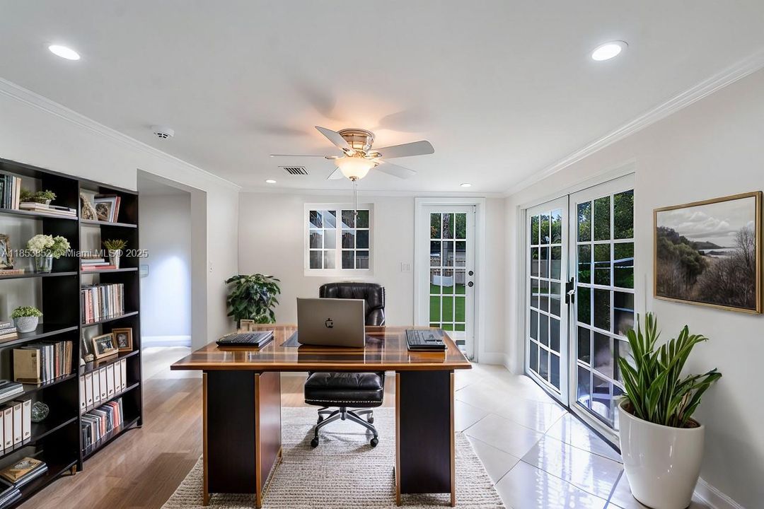 Recently Sold: $3,500,000 (7 beds, 6 baths, 5102 Square Feet)