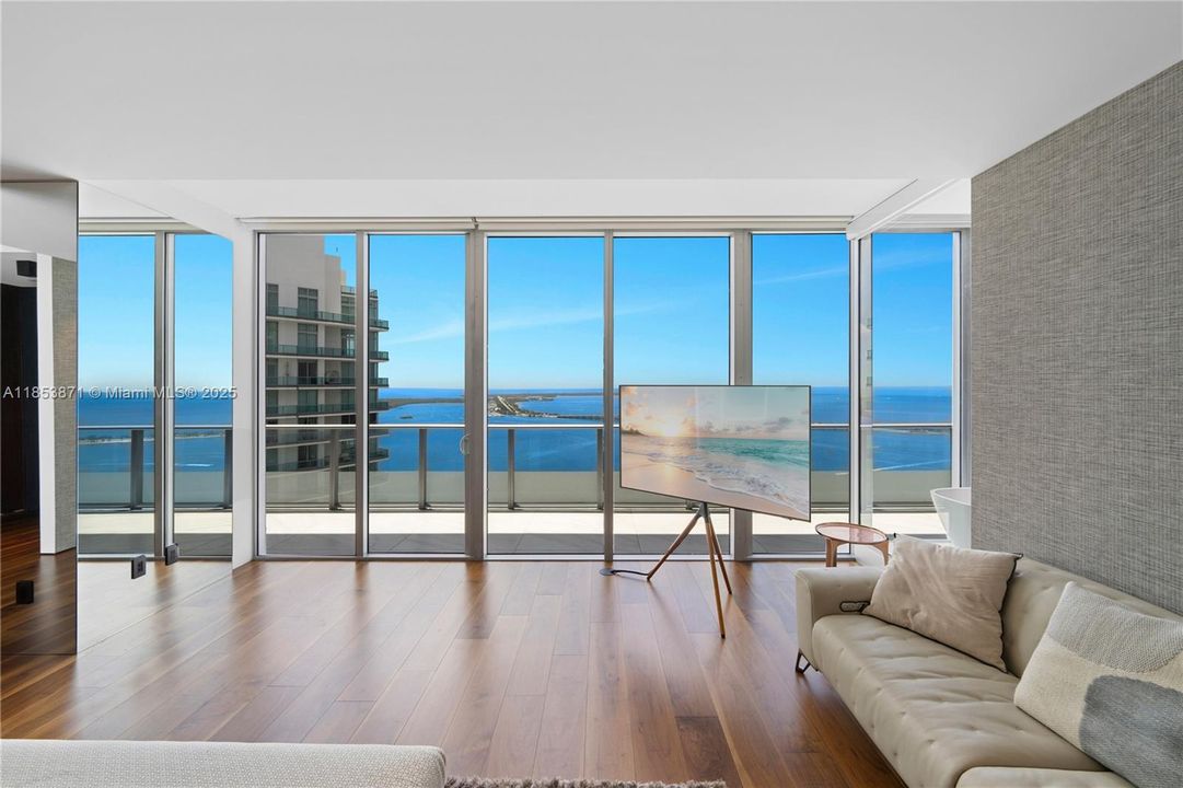 待售: $12,900,000 (6 贝兹, 6 浴室, 6521 平方英尺)