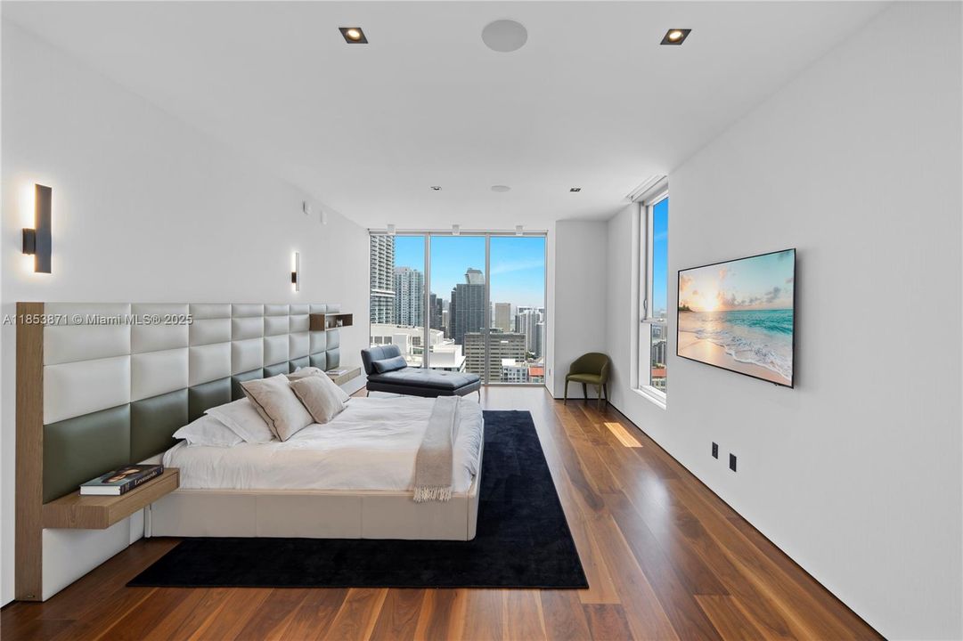 待售: $12,900,000 (6 贝兹, 6 浴室, 6521 平方英尺)