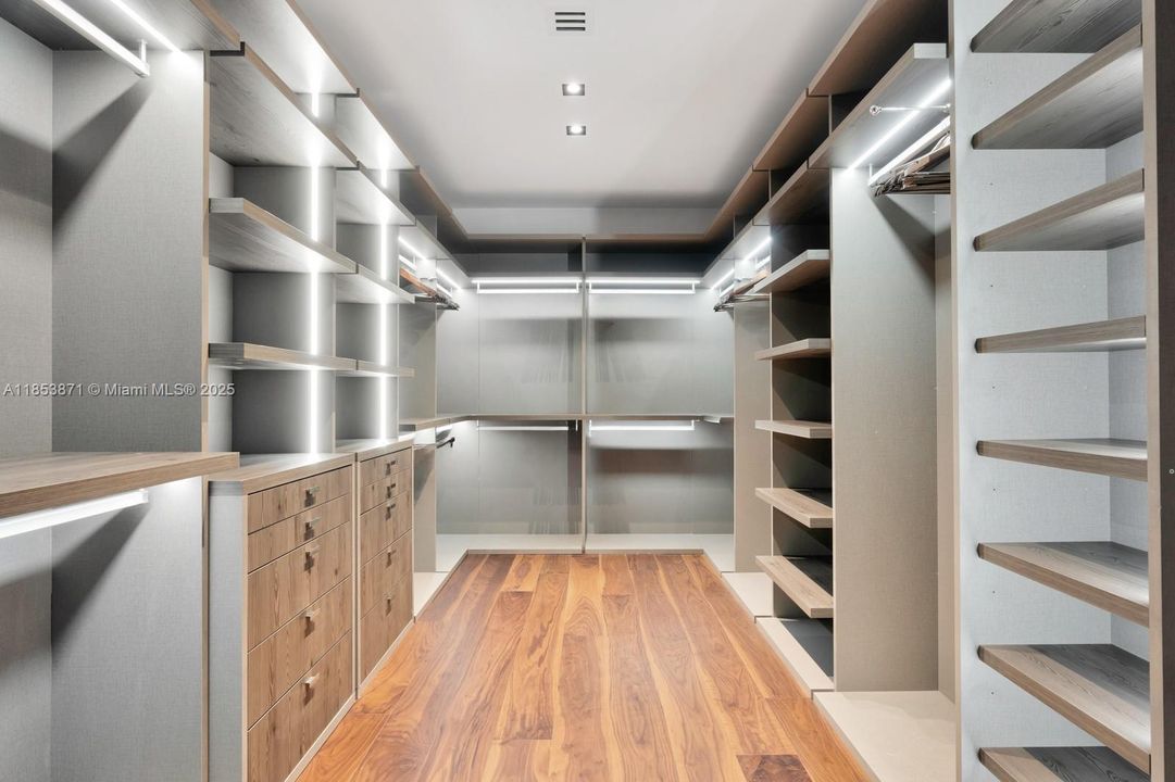 待售: $12,900,000 (6 贝兹, 6 浴室, 6521 平方英尺)