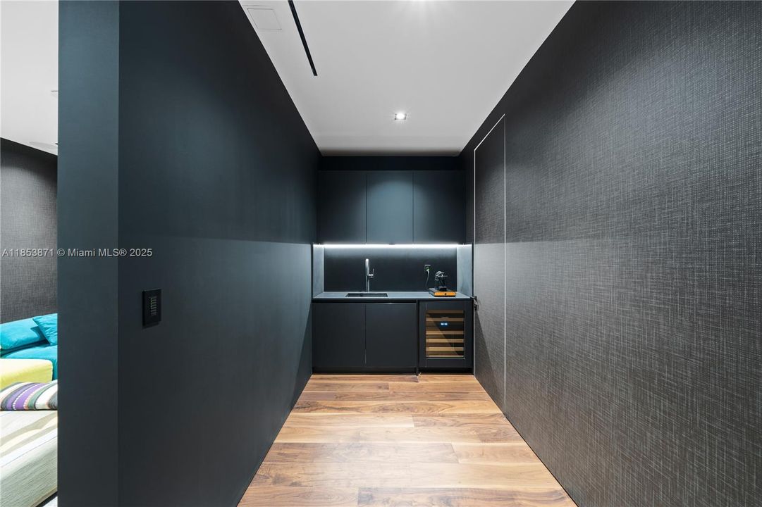 待售: $12,900,000 (6 贝兹, 6 浴室, 6521 平方英尺)