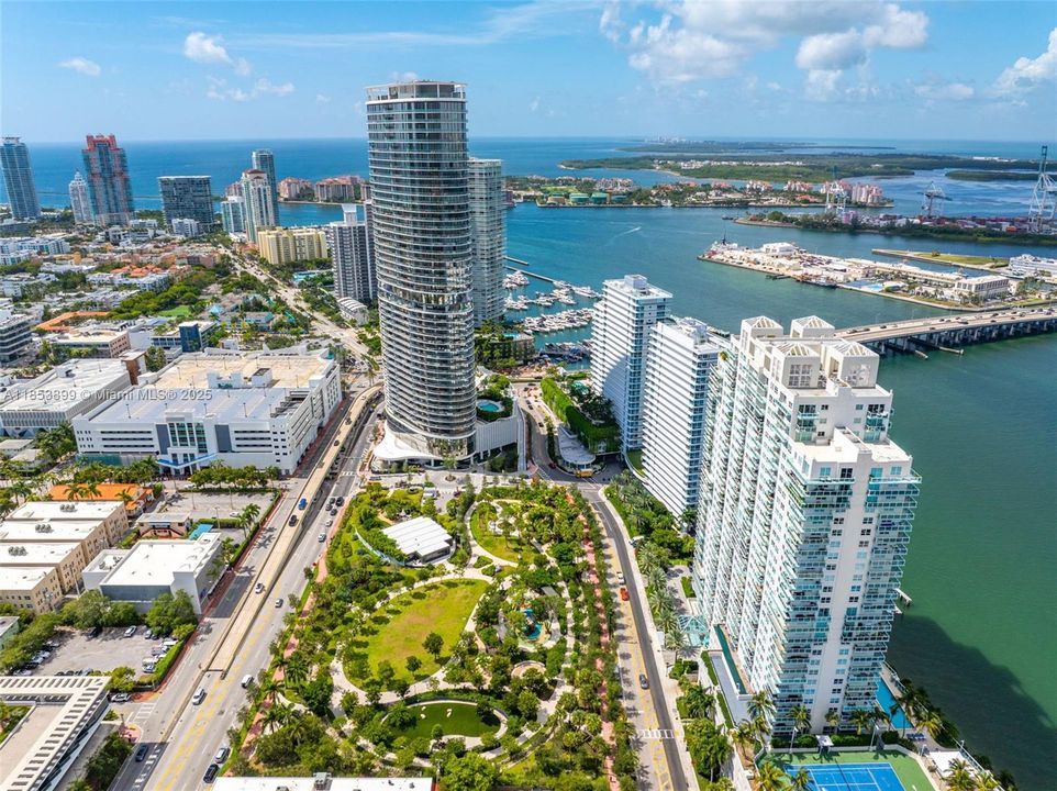 For Sale: $3,550,000 (2 beds, 2 baths, 1434 Square Feet)