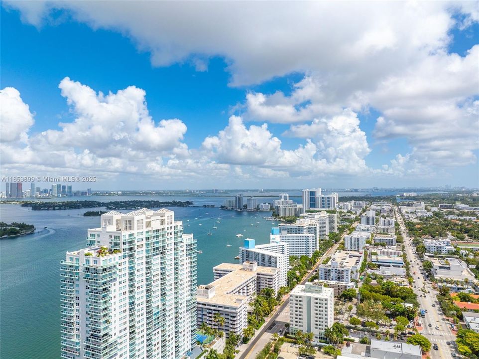 For Sale: $3,550,000 (2 beds, 2 baths, 1434 Square Feet)