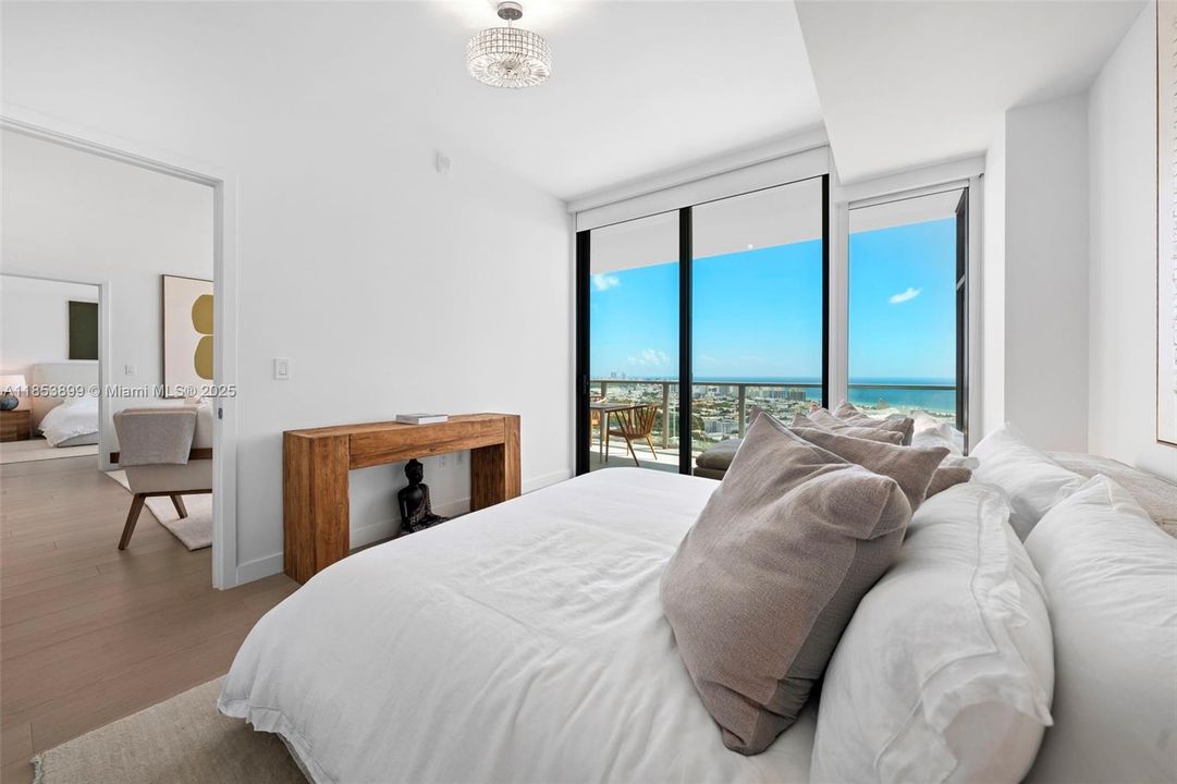 For Sale: $3,550,000 (2 beds, 2 baths, 1434 Square Feet)