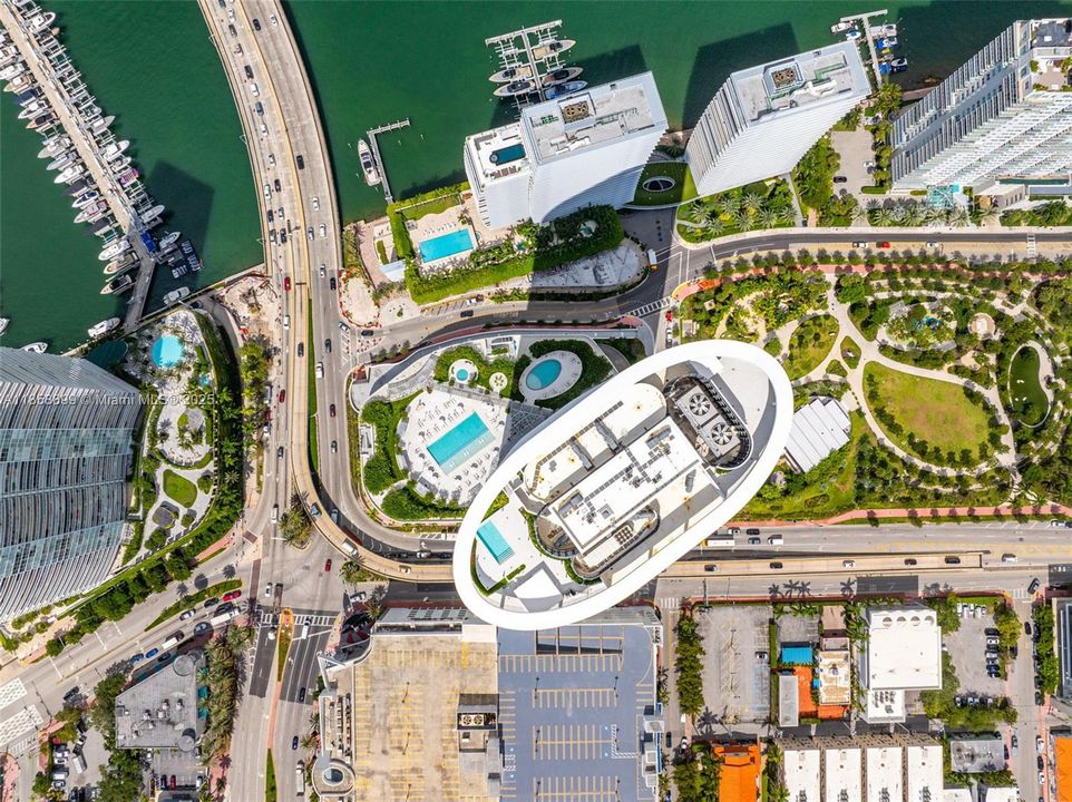 For Sale: $3,550,000 (2 beds, 2 baths, 1434 Square Feet)