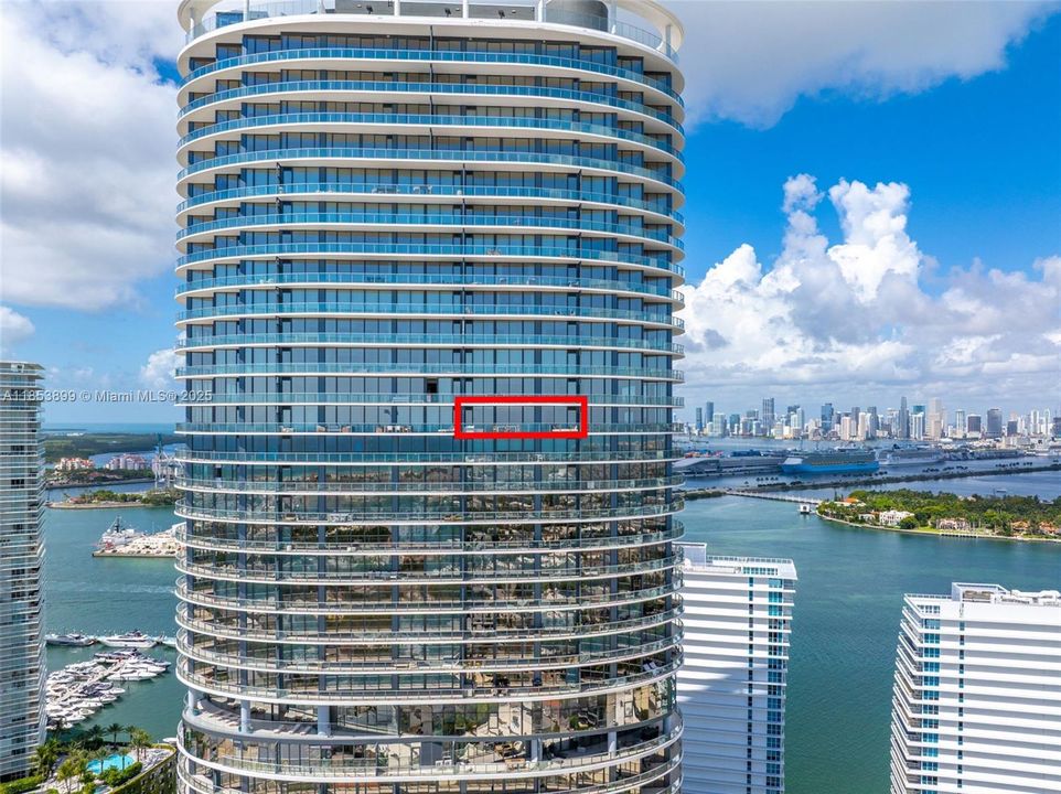 For Sale: $3,550,000 (2 beds, 2 baths, 1434 Square Feet)