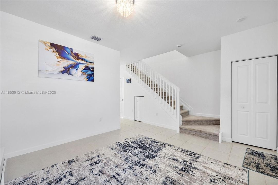 В аренду: $2,400 (3 спален, 2 ванн, 1393 Квадратных фут)