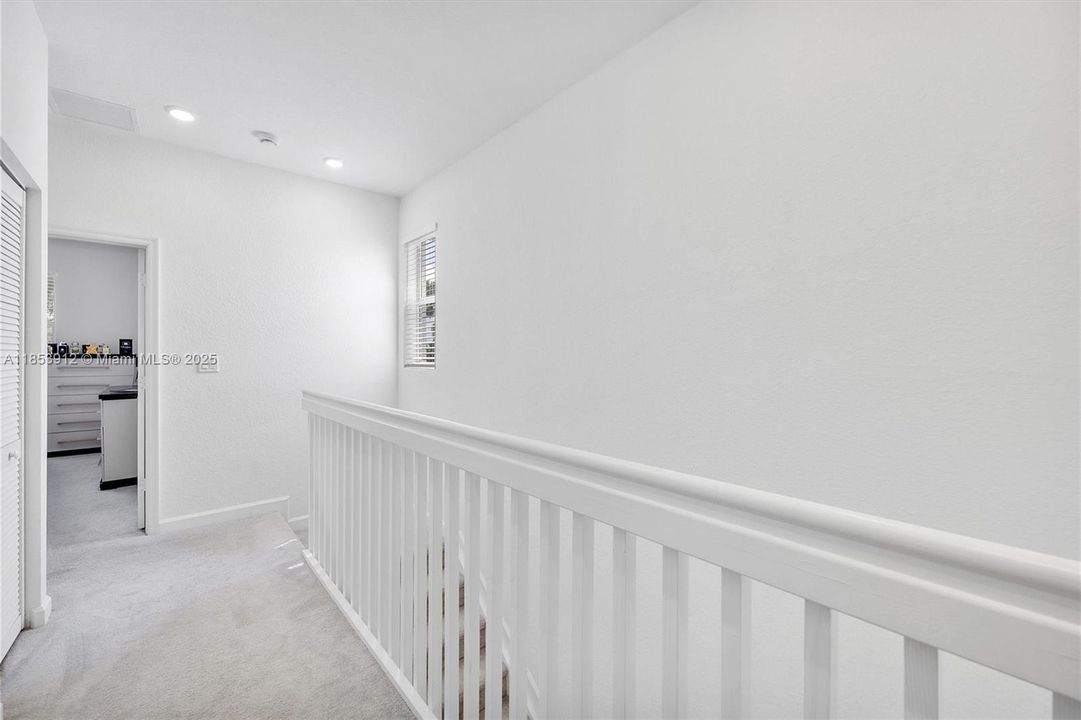 В аренду: $2,400 (3 спален, 2 ванн, 1393 Квадратных фут)