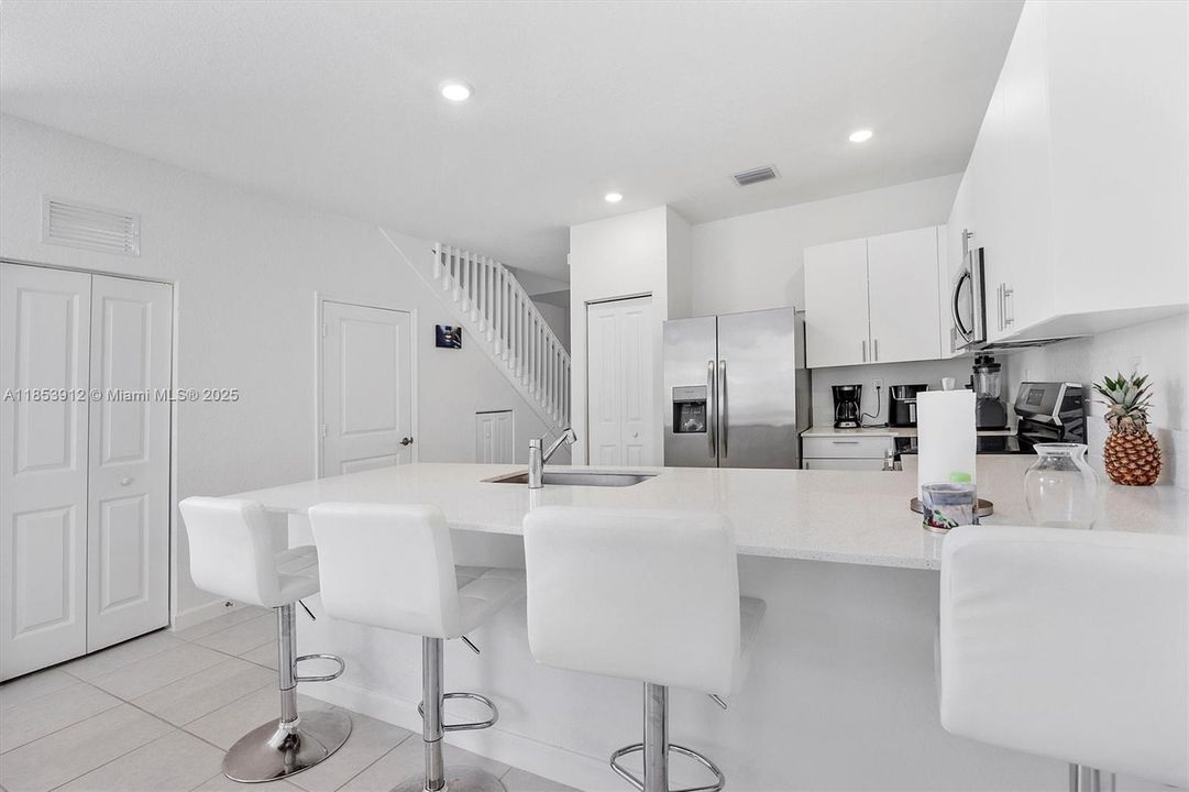 В аренду: $2,400 (3 спален, 2 ванн, 1393 Квадратных фут)