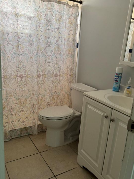 Под контрактом: $429,999 (2 спален, 2 ванн, 1120 Квадратных фут)