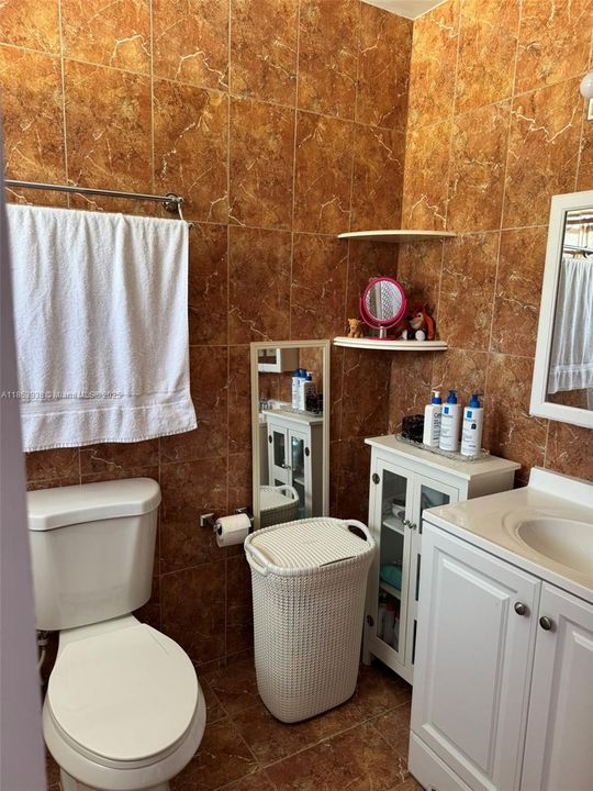 Под контрактом: $429,999 (2 спален, 2 ванн, 1120 Квадратных фут)