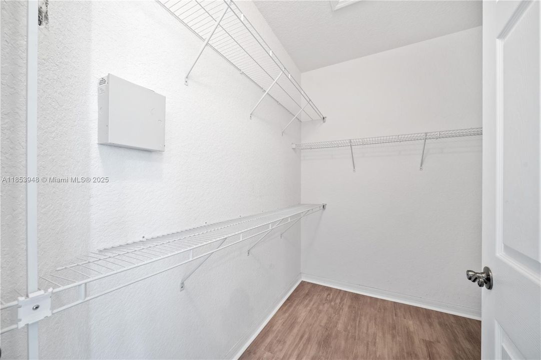 Недавно арендовано: $2,500 (2 спален, 2 ванн, 1431 Квадратных фут)