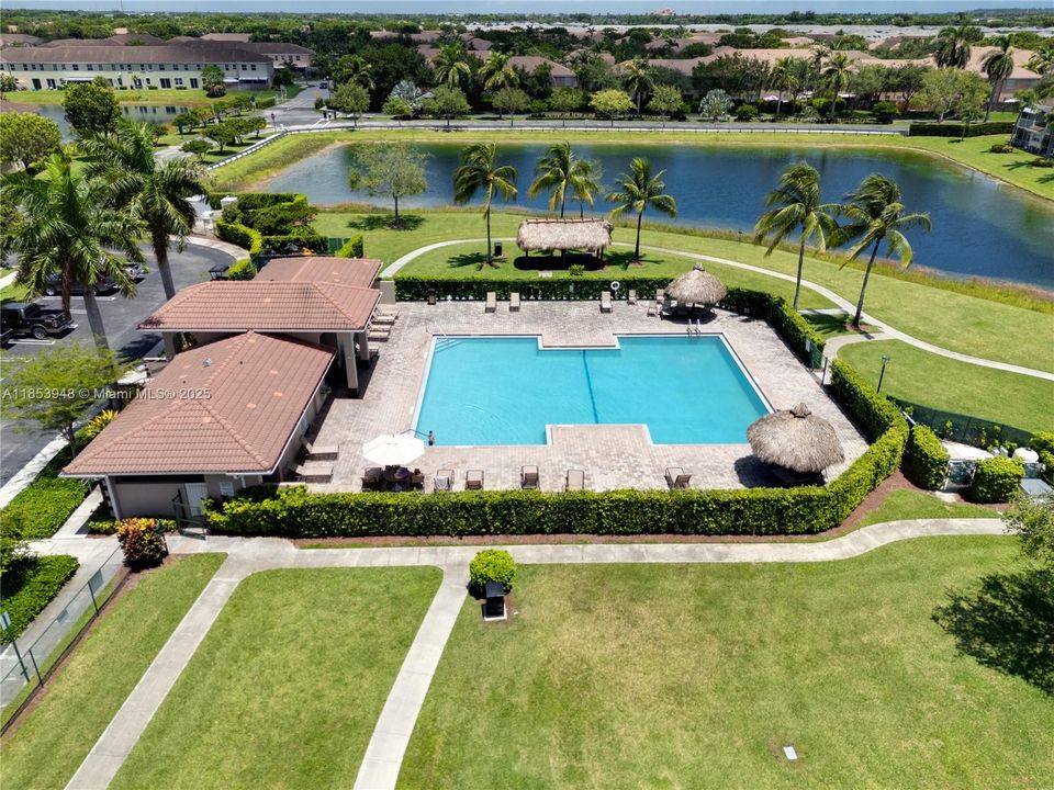 Недавно арендовано: $2,500 (2 спален, 2 ванн, 1431 Квадратных фут)