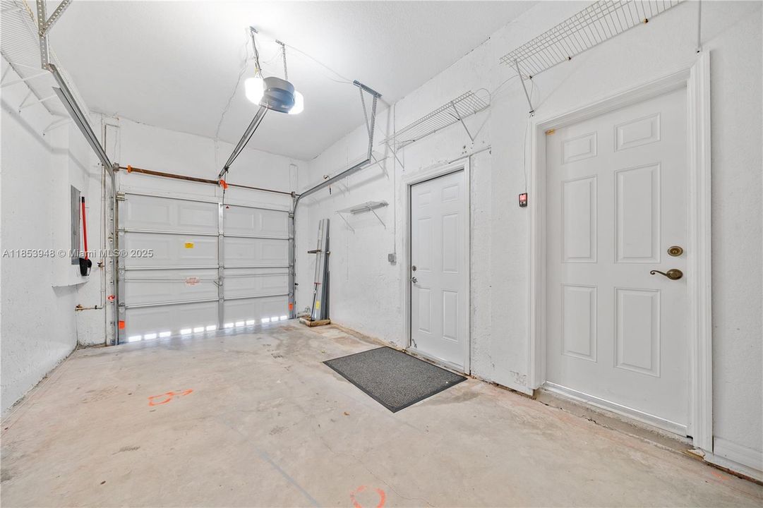 Недавно арендовано: $2,500 (2 спален, 2 ванн, 1431 Квадратных фут)