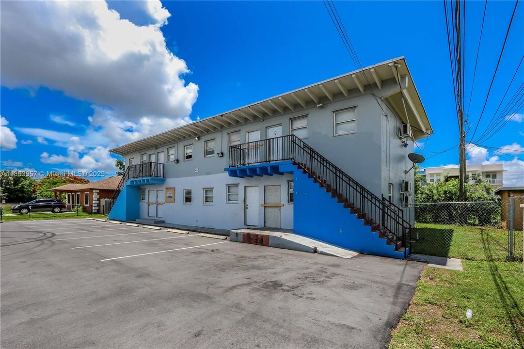 На продажу: $2,400,000 (0 спален, 0 ванн, 0 Квадратных фут)