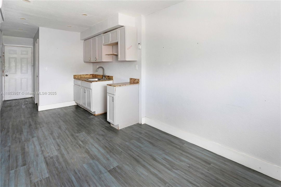 На продажу: $2,400,000 (0 спален, 0 ванн, 0 Квадратных фут)