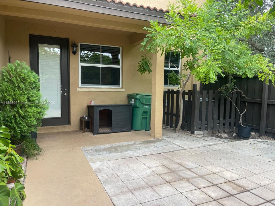 Недавно продано: $439,900 (4 спален, 3 ванн, 1674 Квадратных фут)