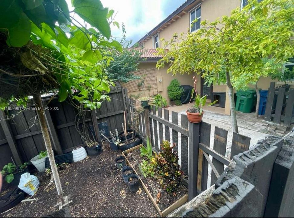 Недавно продано: $439,900 (4 спален, 3 ванн, 1674 Квадратных фут)