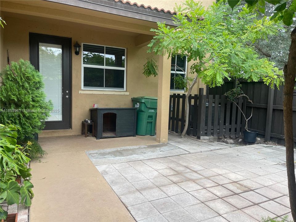 Недавно продано: $439,900 (4 спален, 3 ванн, 1674 Квадратных фут)