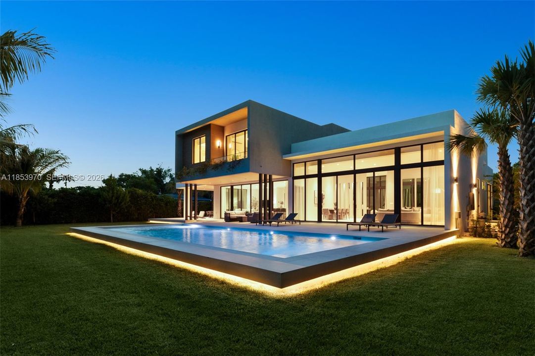 На продажу: $5,500,000 (6 спален, 6 ванн, 4696 Квадратных фут)