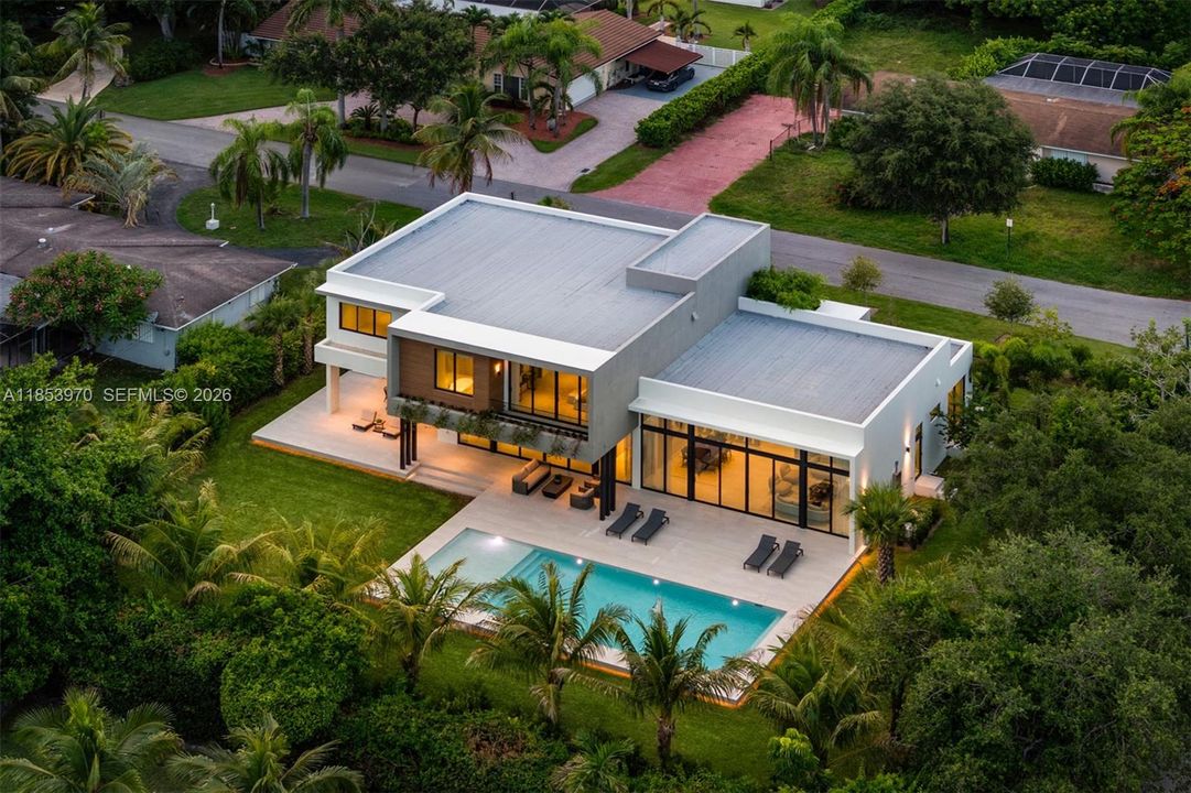 На продажу: $5,500,000 (6 спален, 6 ванн, 4696 Квадратных фут)