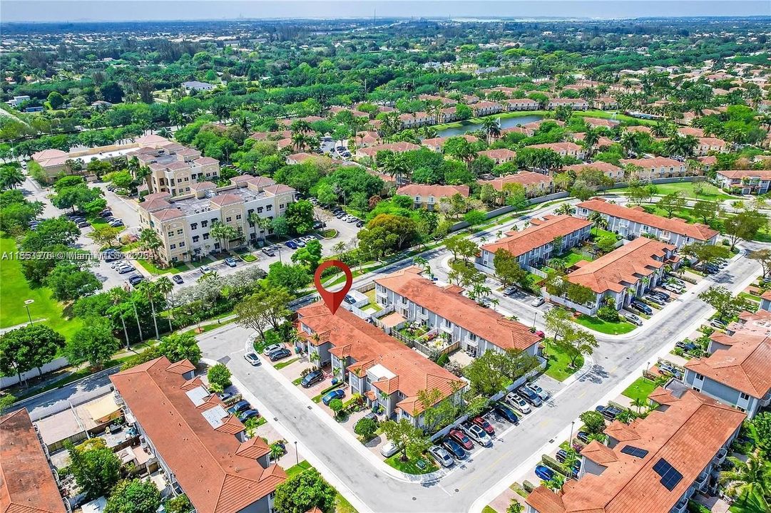 合同活跃: $490,000 (3 贝兹, 2 浴室, 1518 平方英尺)