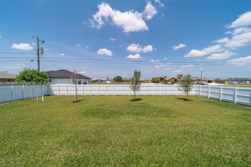 出租: $2,150 (3 贝兹, 2 浴室, 0 平方英尺)