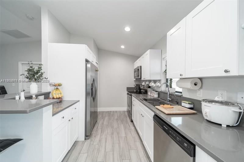 出租: $2,150 (3 贝兹, 2 浴室, 0 平方英尺)