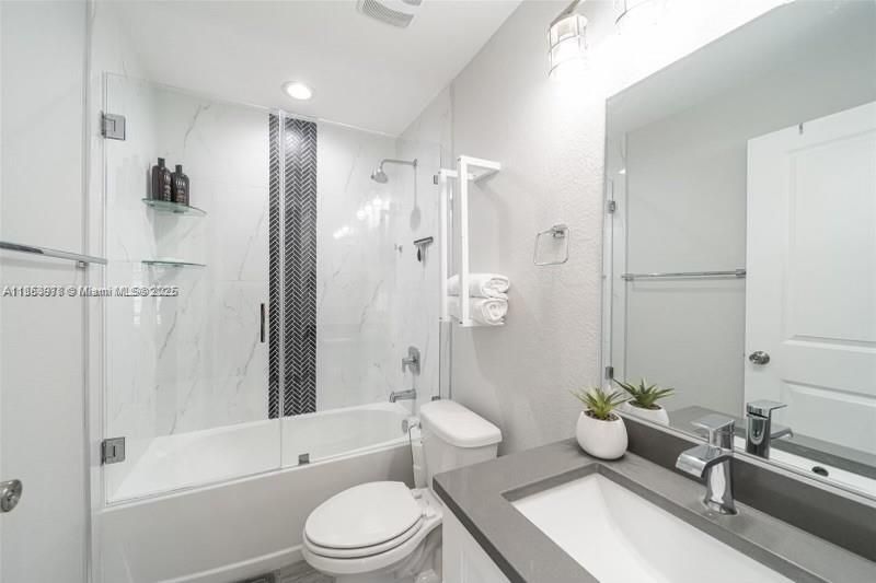 出租: $2,150 (3 贝兹, 2 浴室, 0 平方英尺)