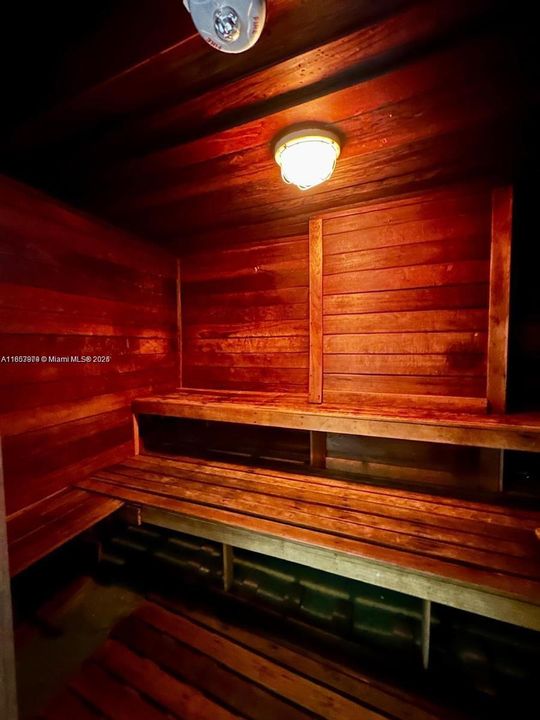 Недавно продано: $395,000 (2 спален, 2 ванн, 1360 Квадратных фут)