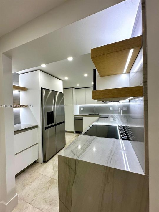 Недавно продано: $395,000 (2 спален, 2 ванн, 1360 Квадратных фут)