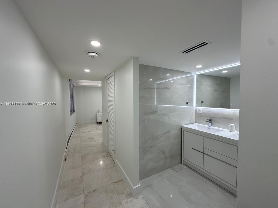 Недавно продано: $395,000 (2 спален, 2 ванн, 1360 Квадратных фут)