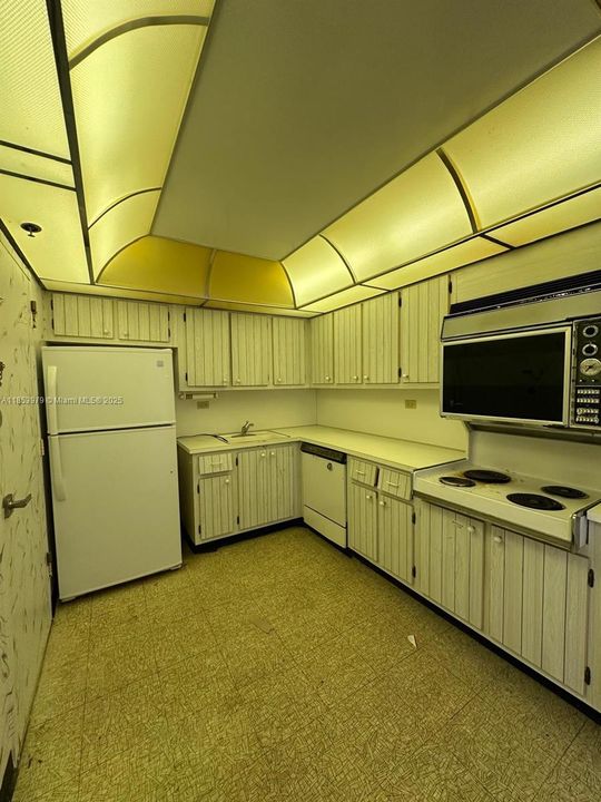 Недавно продано: $395,000 (2 спален, 2 ванн, 1360 Квадратных фут)