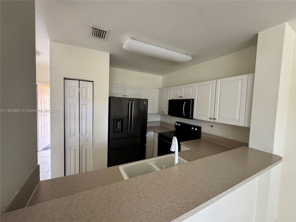 В аренду: $2,000 (3 спален, 2 ванн, 1062 Квадратных фут)