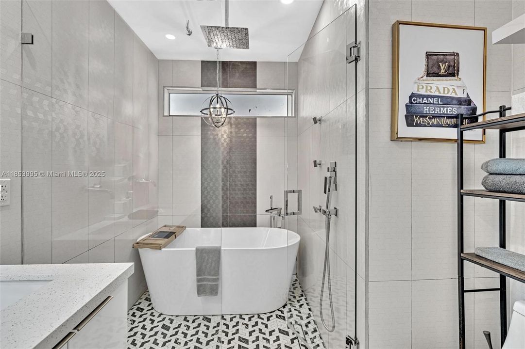 Active With Contract: $2,350,000 (5 beds, 4 baths, 2504 Square Feet)