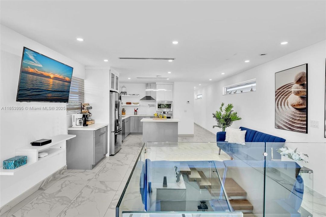 Active With Contract: $2,350,000 (5 beds, 4 baths, 2504 Square Feet)