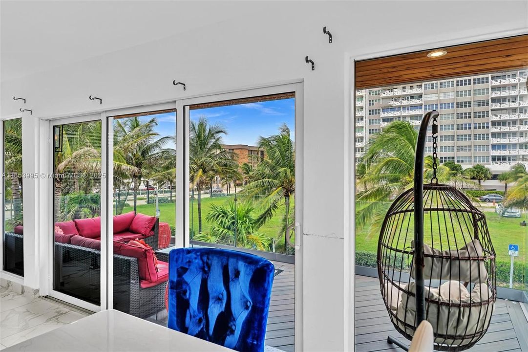 Active With Contract: $2,350,000 (5 beds, 4 baths, 2504 Square Feet)