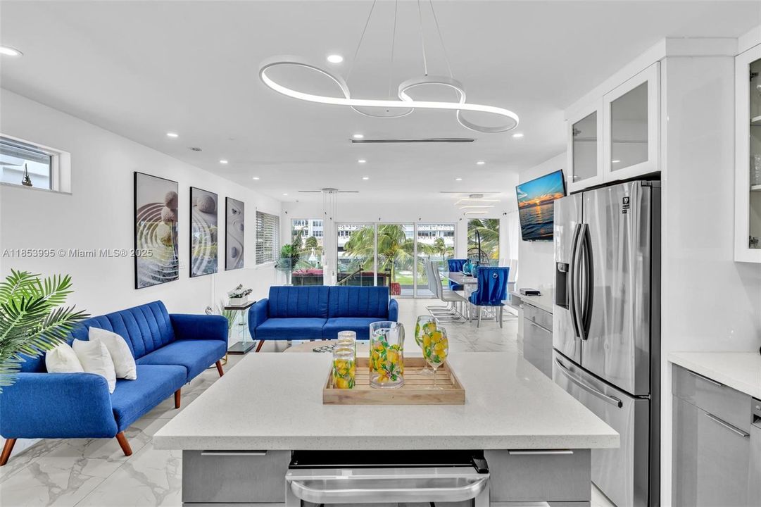 Active With Contract: $2,350,000 (5 beds, 4 baths, 2504 Square Feet)